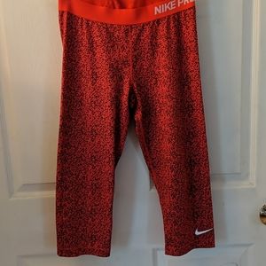 Nike Pro capris